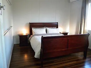 Aparthotel Five 3 Five Urangan